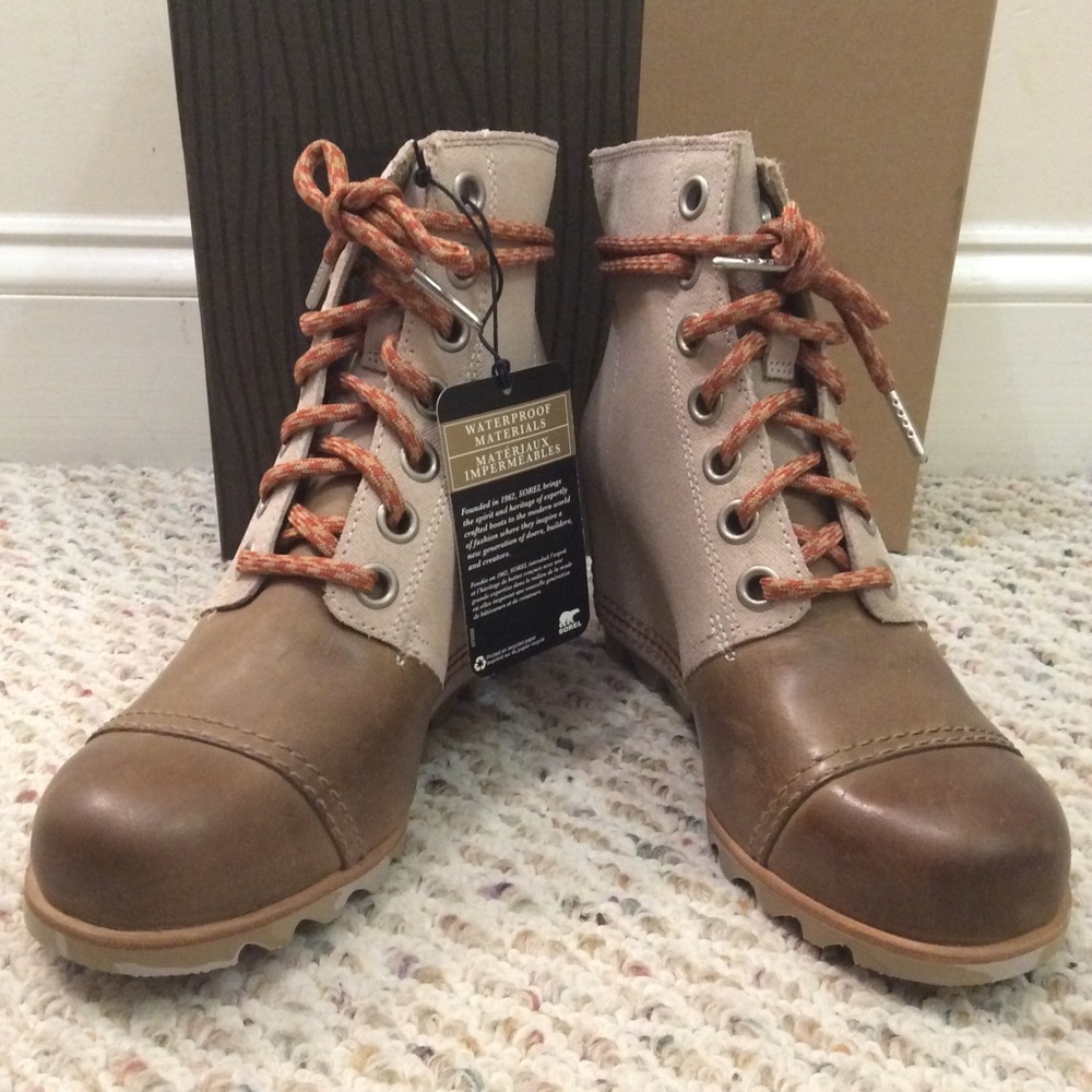 ๐ SOREL tan leather toe waterproof wedge boots - Picture 4 of 7